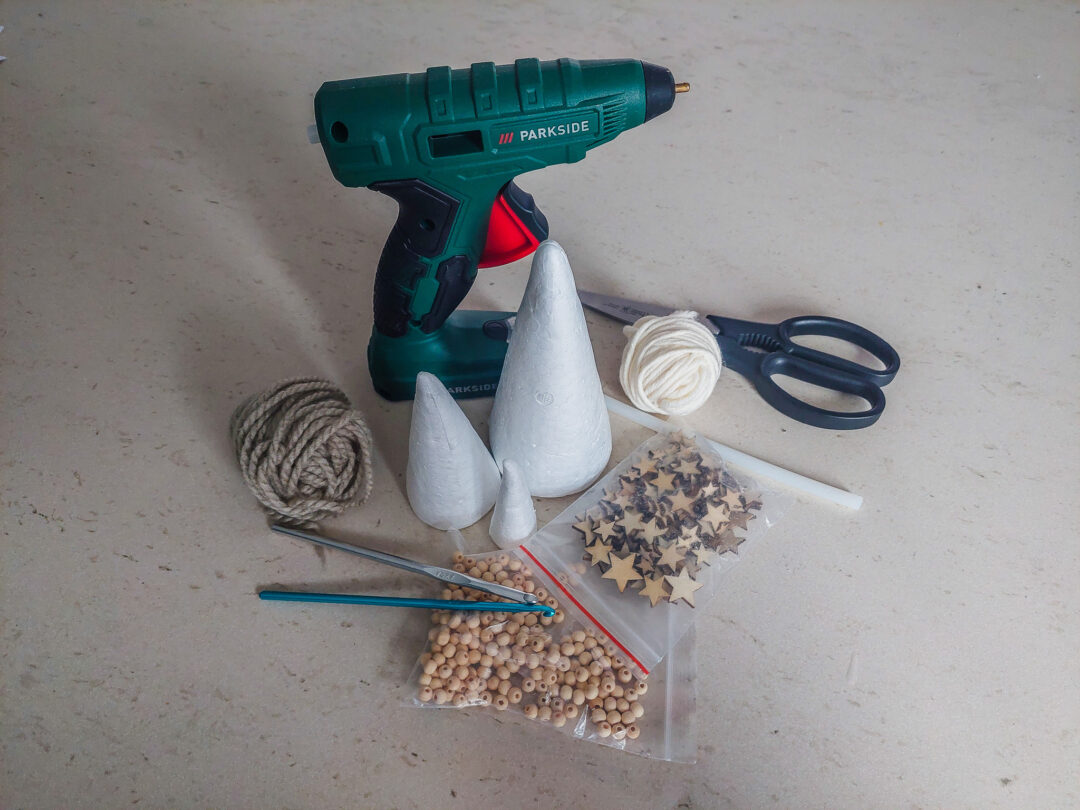 Crochet Yarn Christmas tree decoration tutorial DIY by Hanka